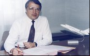 Nos últimos anos de empresa, François-Georges foi Vice-presidente sênior de aeronaves civis - Dassault Aviation