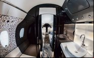 Olhando rapidamente não parece o lavatório instalado em um avião - Cessna